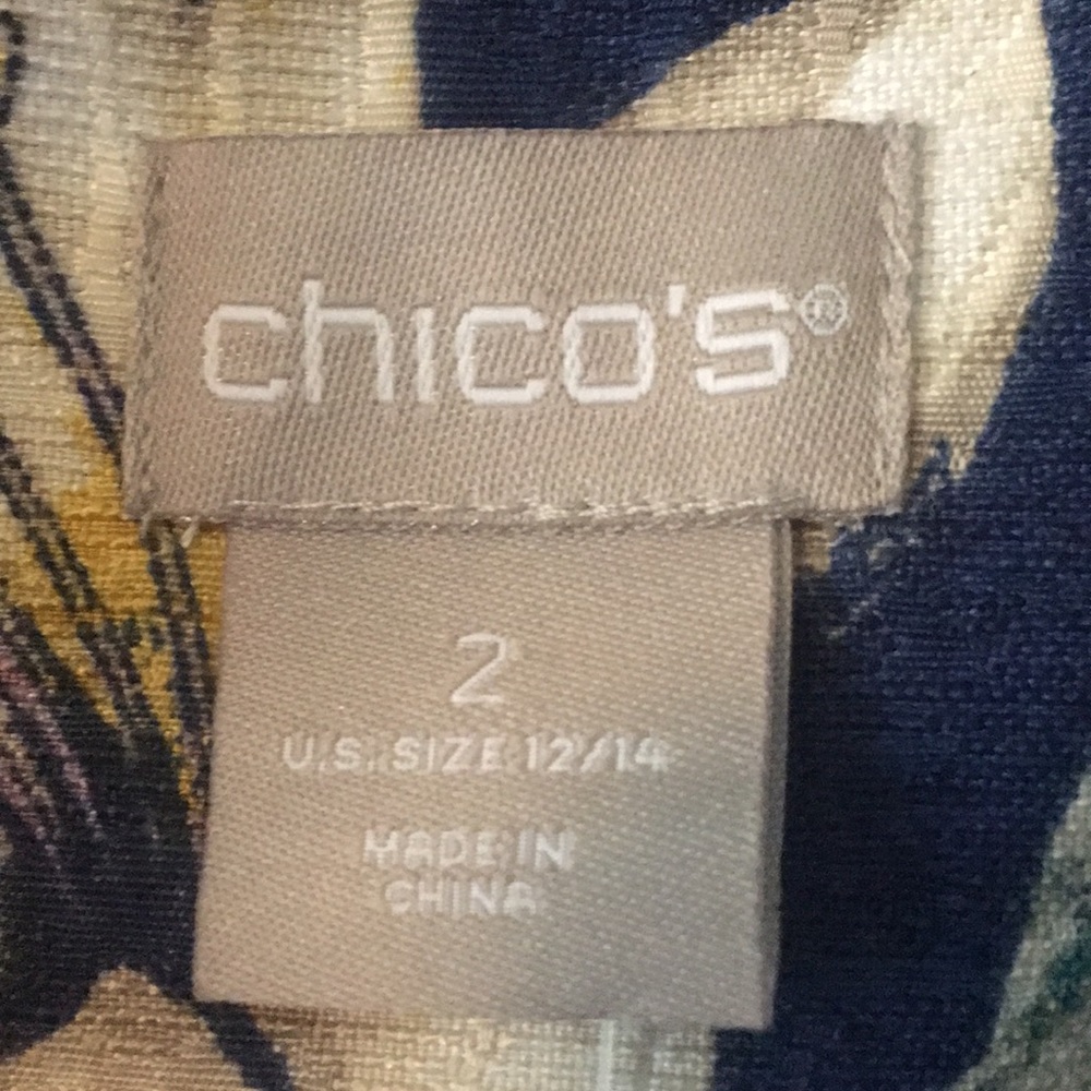 Chico’s 3/4 sleeve floral textured jacket - Picture 3 of 8